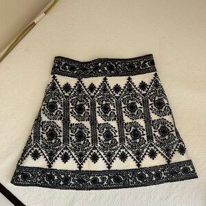 See New York embroidered skirt size 4 xs